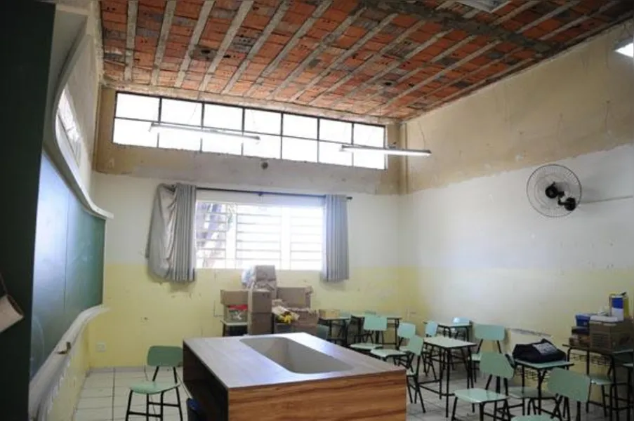 Escola municipal é interditada na volta às aulas