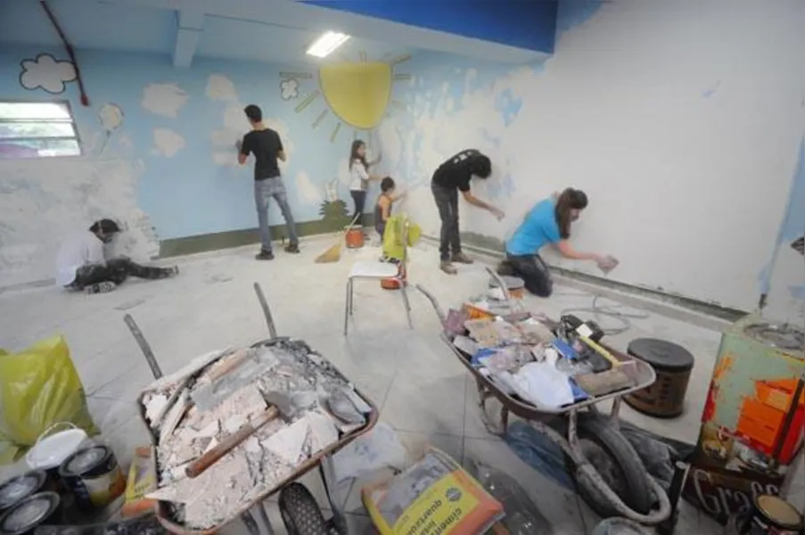 Estudantes reformam brinquedoteca do Ilece