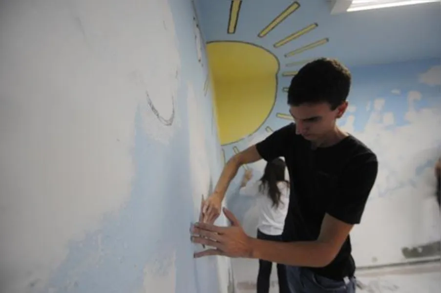 Estudantes reformam brinquedoteca do Ilece