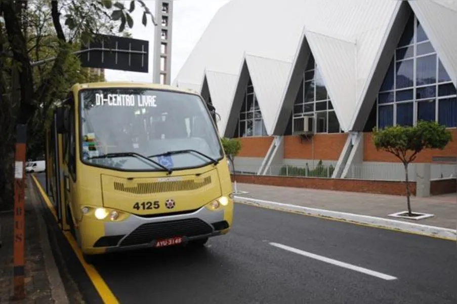 Ônibus gratuito começa a circular no centro de Londrina