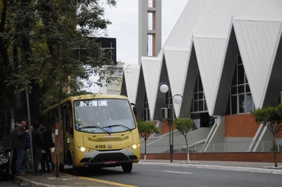Ônibus gratuito começa a circular no centro de Londrina
