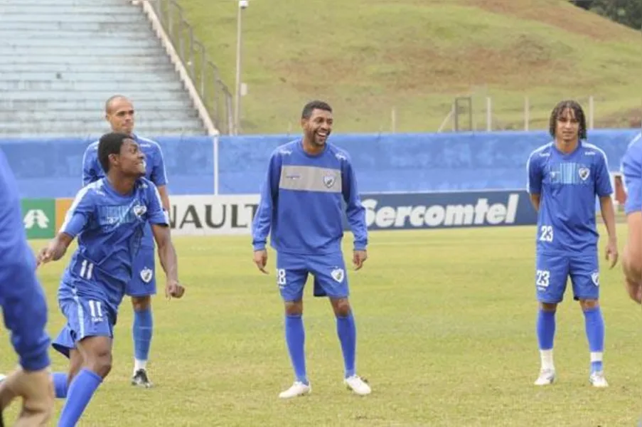 LEC busca vitória em reencontro com torcida