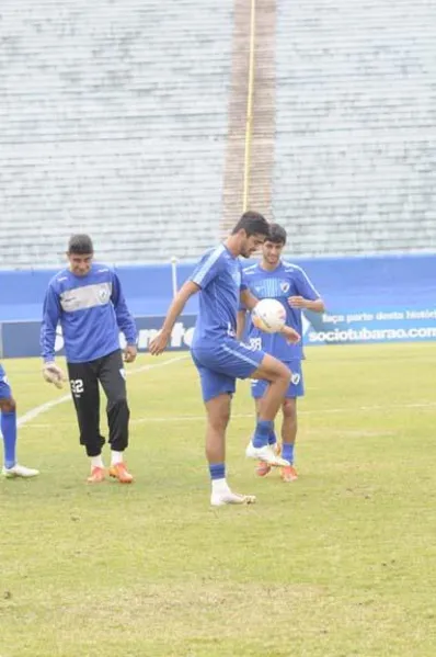 LEC busca vitória em reencontro com torcida