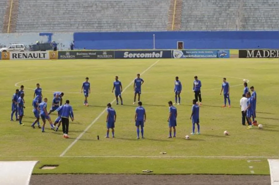 LEC busca vitória em reencontro com torcida