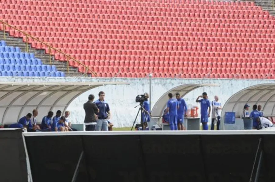 LEC busca vitória em reencontro com torcida
