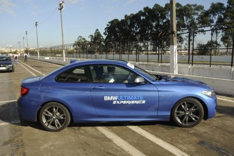 Autódromo vira pista de teste para fãs de BMW