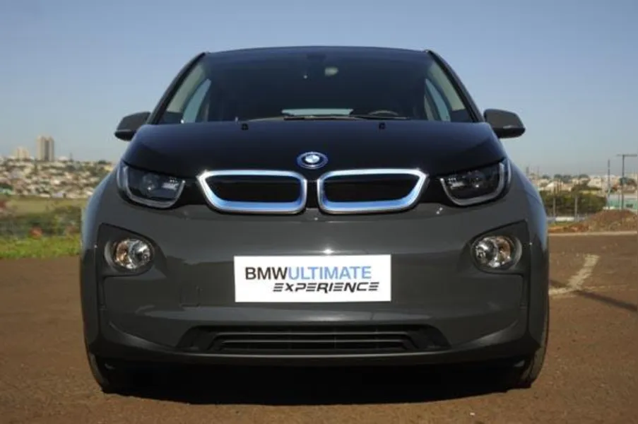 Autódromo vira pista de teste para fãs de BMW