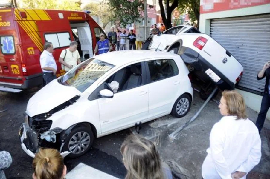 Colisão violenta no centro