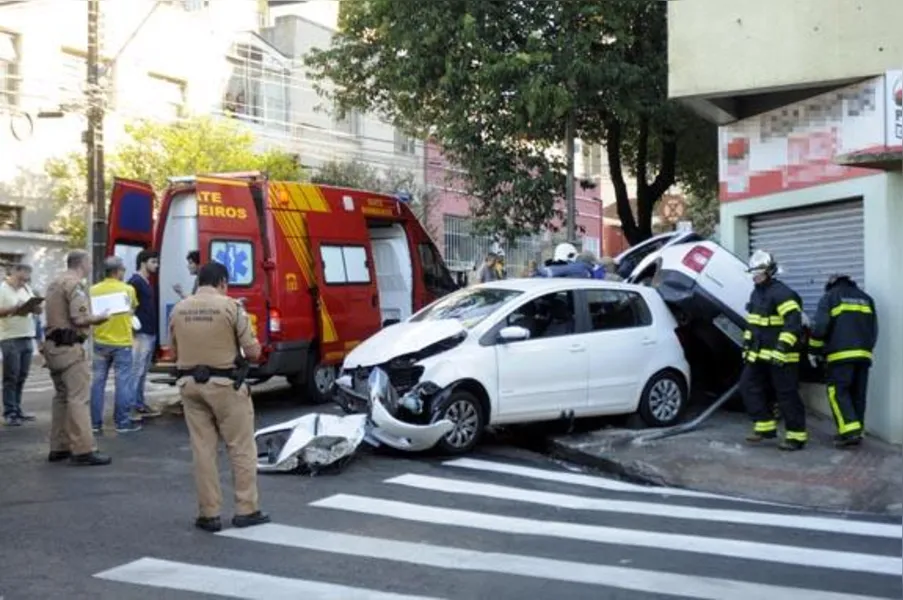 Colisão violenta no centro