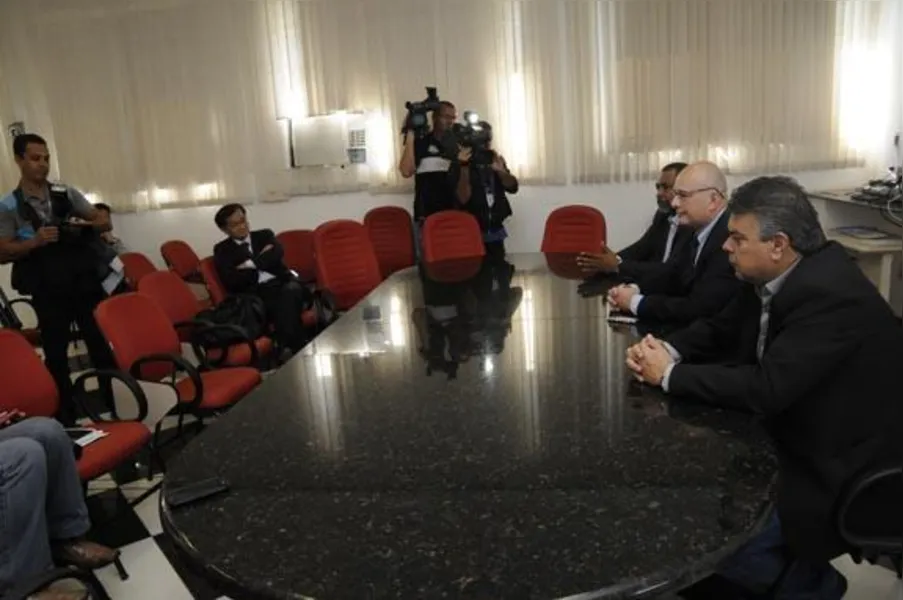 Encontro debate superlotação nas delegacias