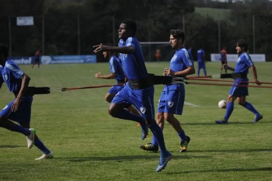 Jogadores do LEC pregam paciência para vencer no Café