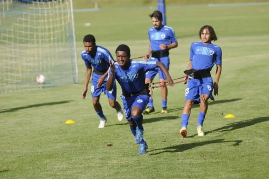 Jogadores do LEC pregam paciência para vencer no Café