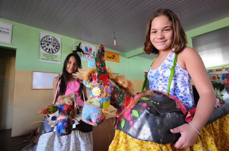 DIA DO FOLCLORE - Folclore brasileiro vai muito além do saci