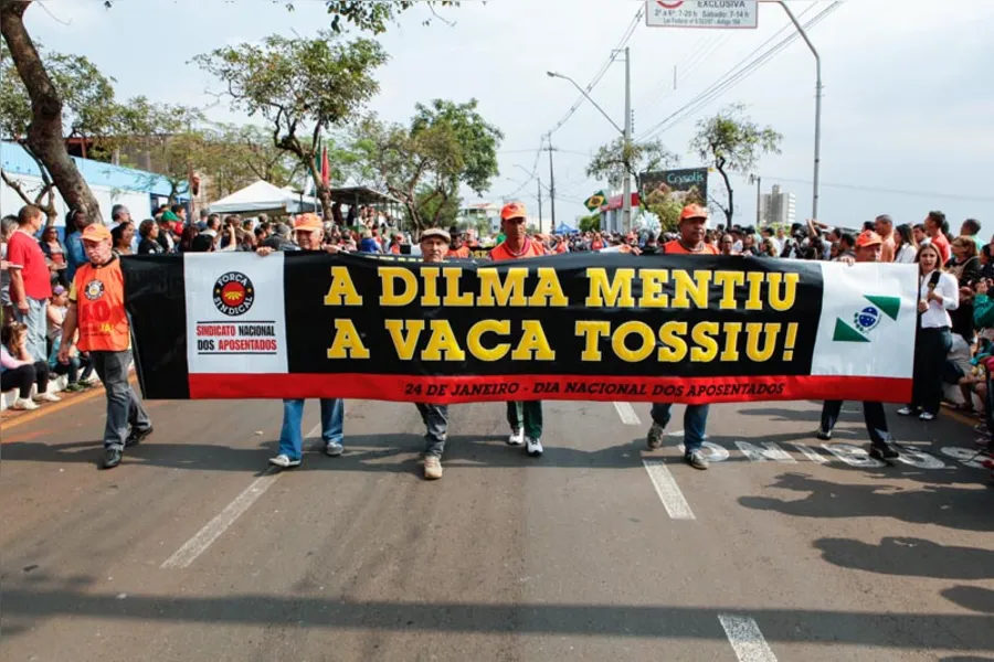 Desfile da Independência reúne 10 mil pessoas em Londrina