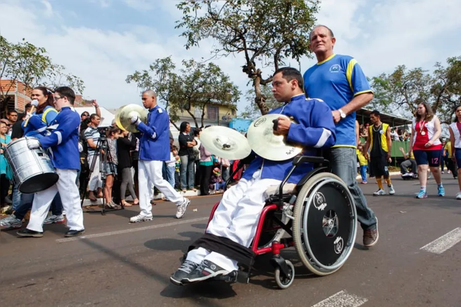 Desfile da Independência reúne 10 mil pessoas em Londrina