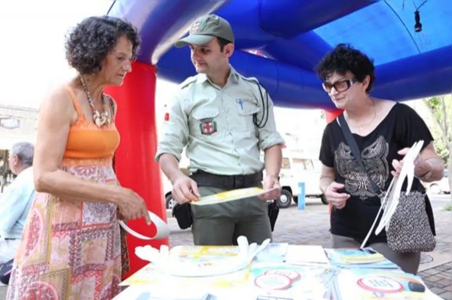 Calçadão recebe Feira do Trânsito