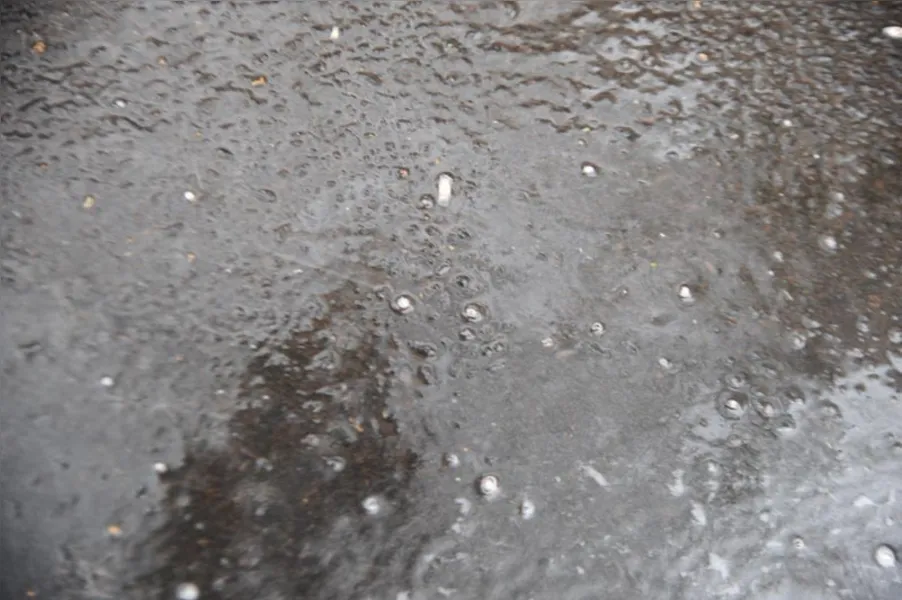Tempestade provoca estragos em Londrina