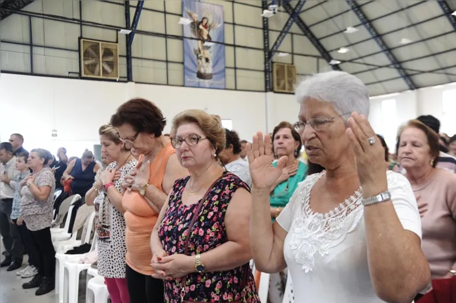 Sob a bênção de São Miguel Arcanjo