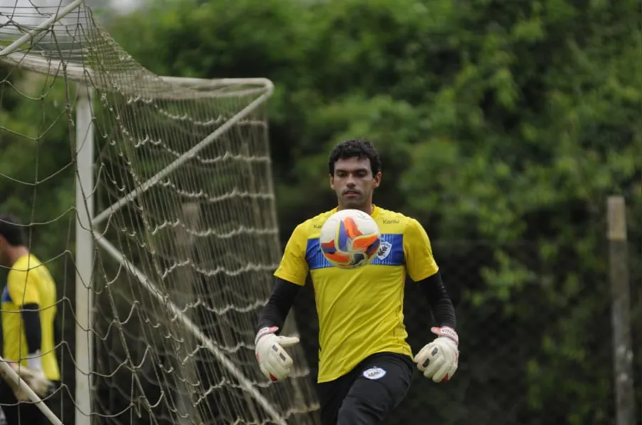 Recuperado, Edmar volta ao LEC no domingo