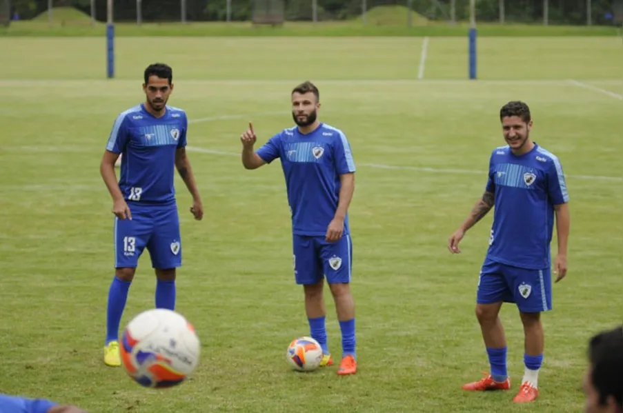 Recuperado, Edmar volta ao LEC no domingo