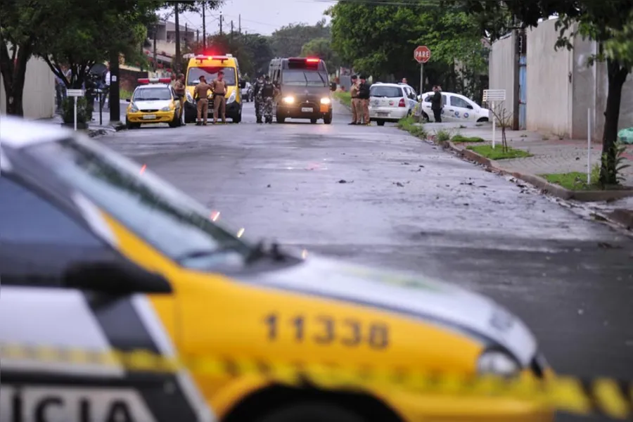 Explosão em casa mobiliza Esquadrão Antibombas