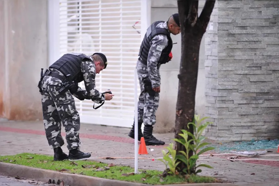 Explosão em casa mobiliza Esquadrão Antibombas