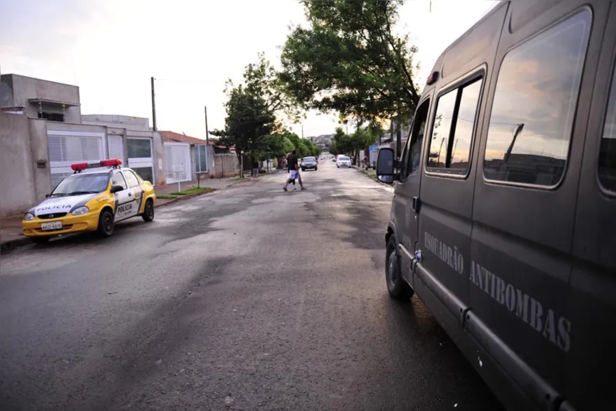 Explosão em casa mobiliza Esquadrão Antibombas