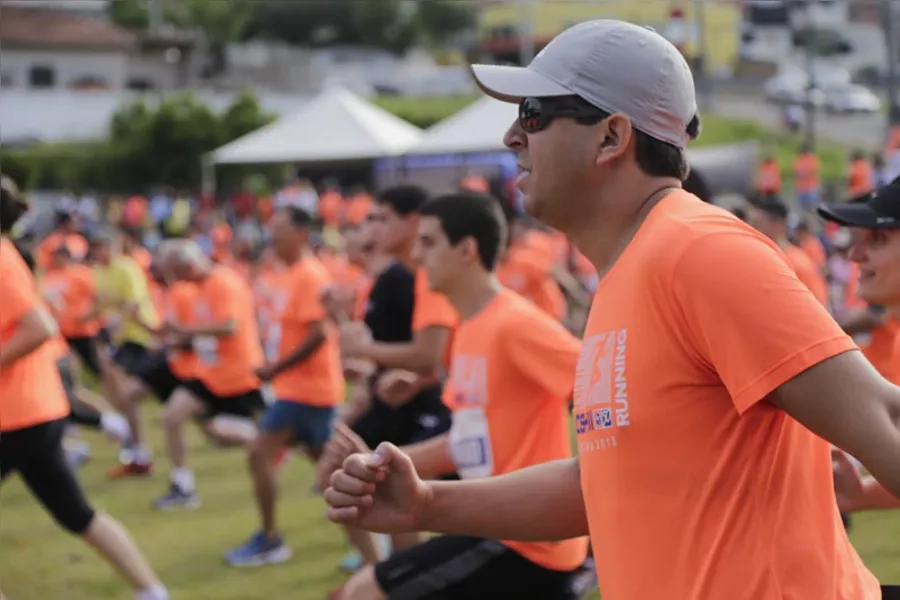 Cerca de 800 participam de corrida de rua