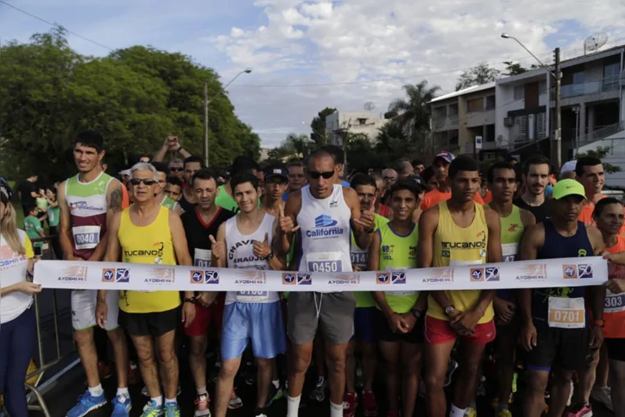 Cerca de 800 participam de corrida de rua
