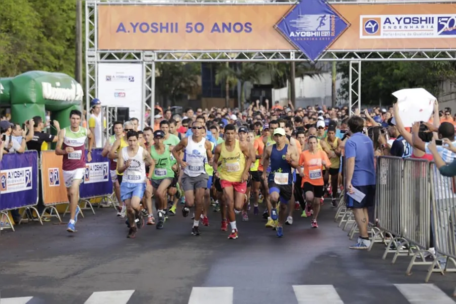 Cerca de 800 participam de corrida de rua