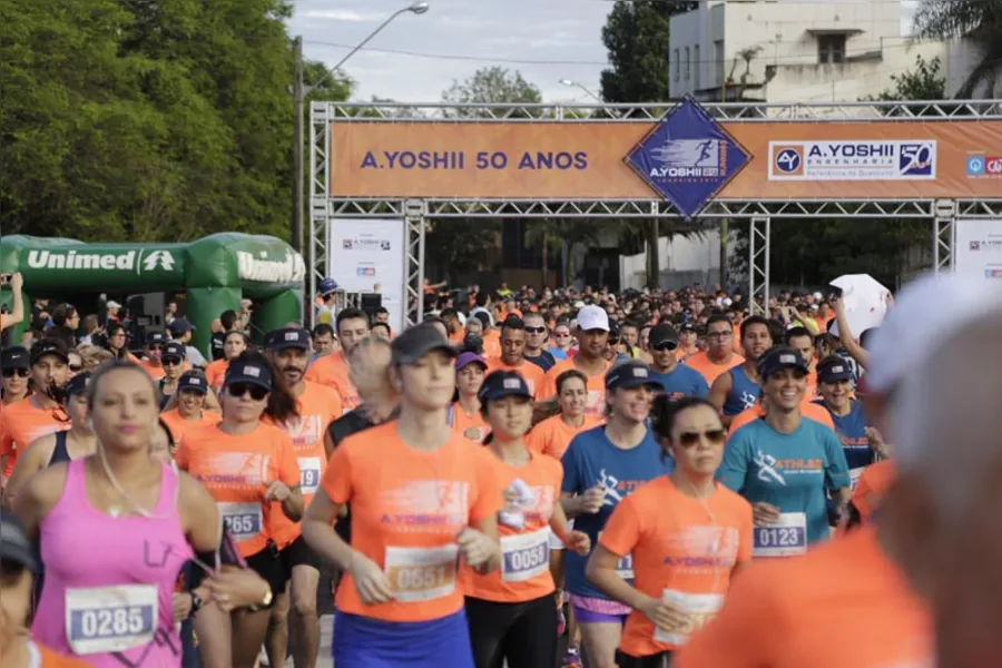 Cerca de 800 participam de corrida de rua