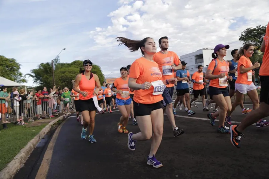 Cerca de 800 participam de corrida de rua