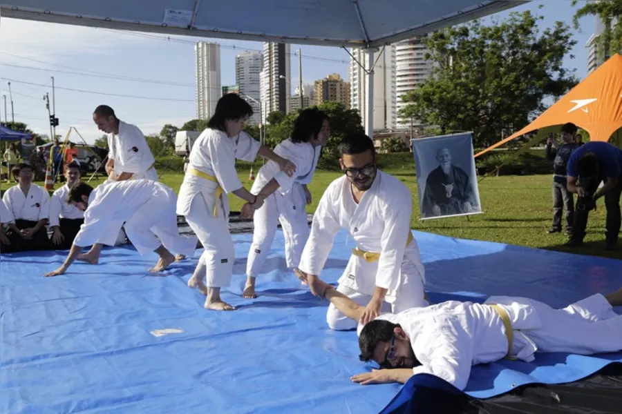 Cerca de 800 participam de corrida de rua
