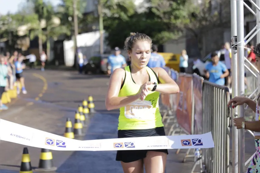 Cerca de 800 participam de corrida de rua
