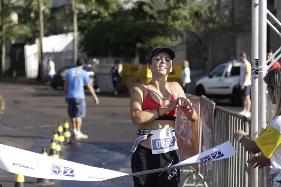 Cerca de 800 participam de corrida de rua