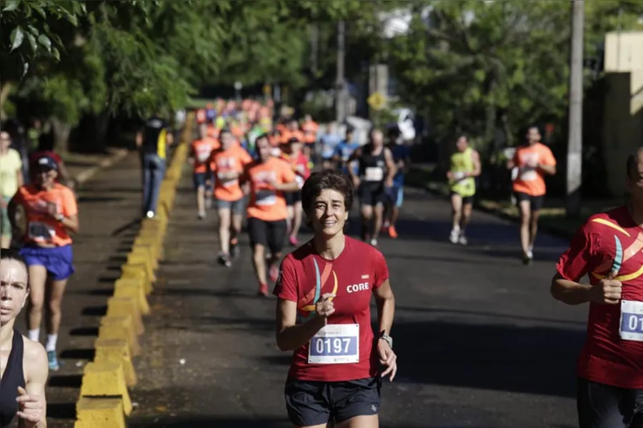 Cerca de 800 participam de corrida de rua