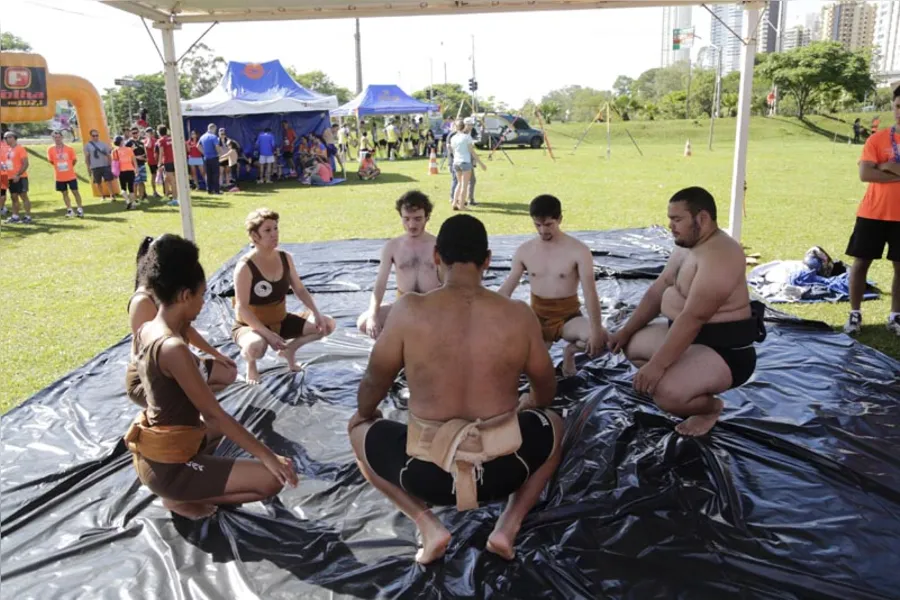 Cerca de 800 participam de corrida de rua
