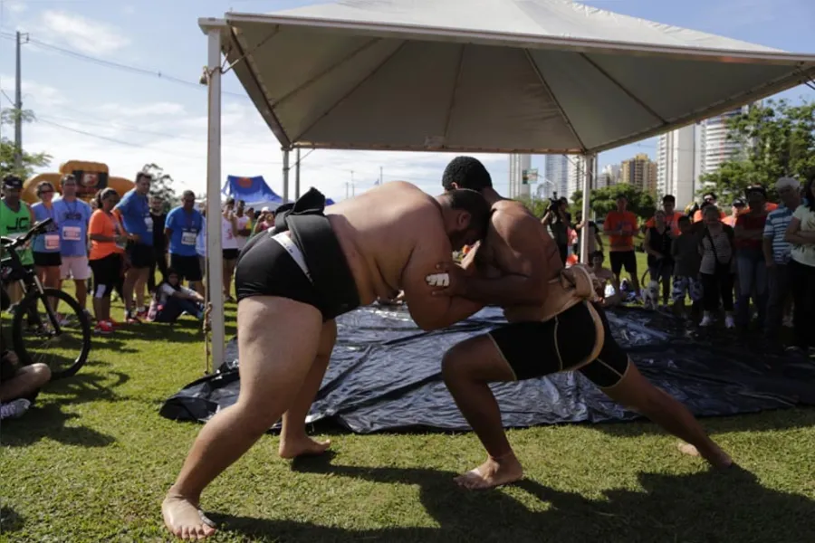 Cerca de 800 participam de corrida de rua