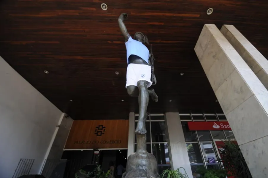 Londrina se veste de azul e branco
