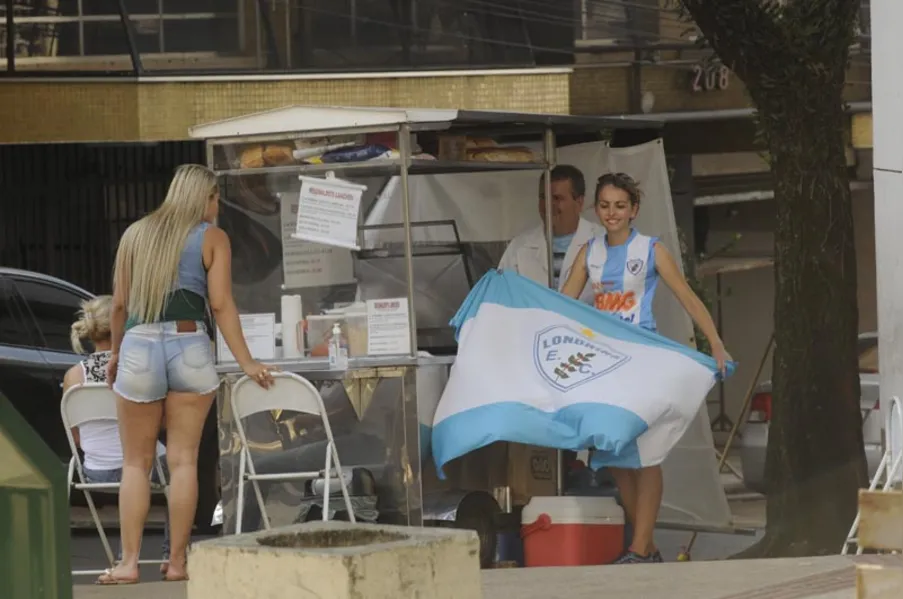 Londrina se veste de azul e branco