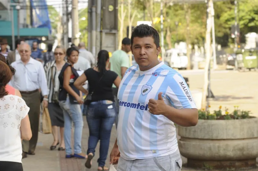 Londrina se veste de azul e branco