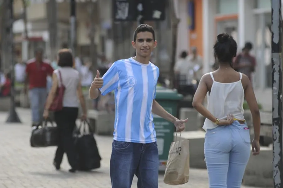 Londrina se veste de azul e branco