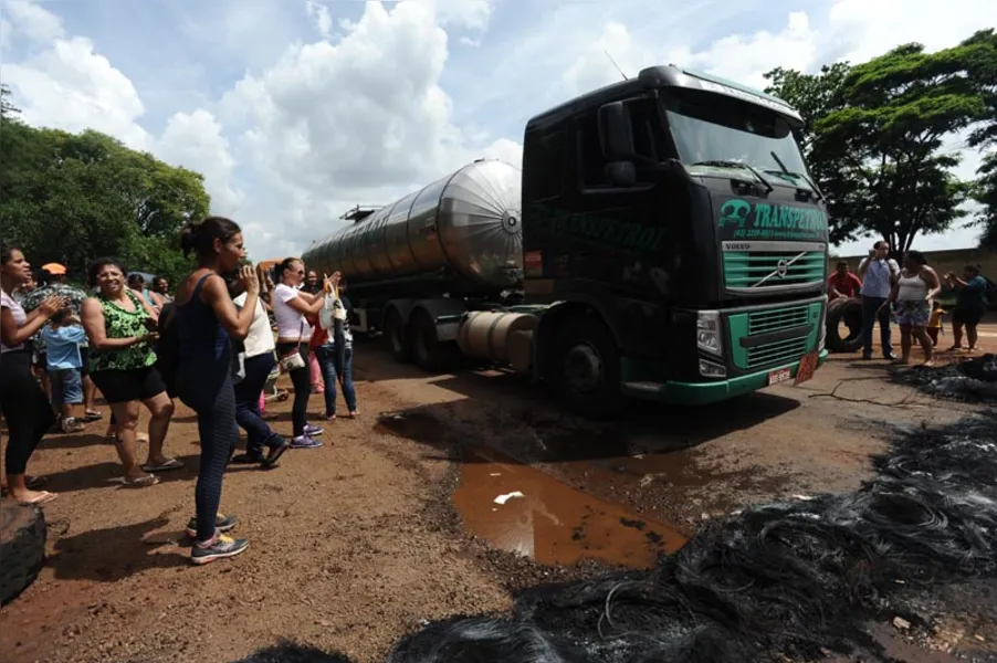 Protesto bloqueia trecho da PR-445 por 22 horas