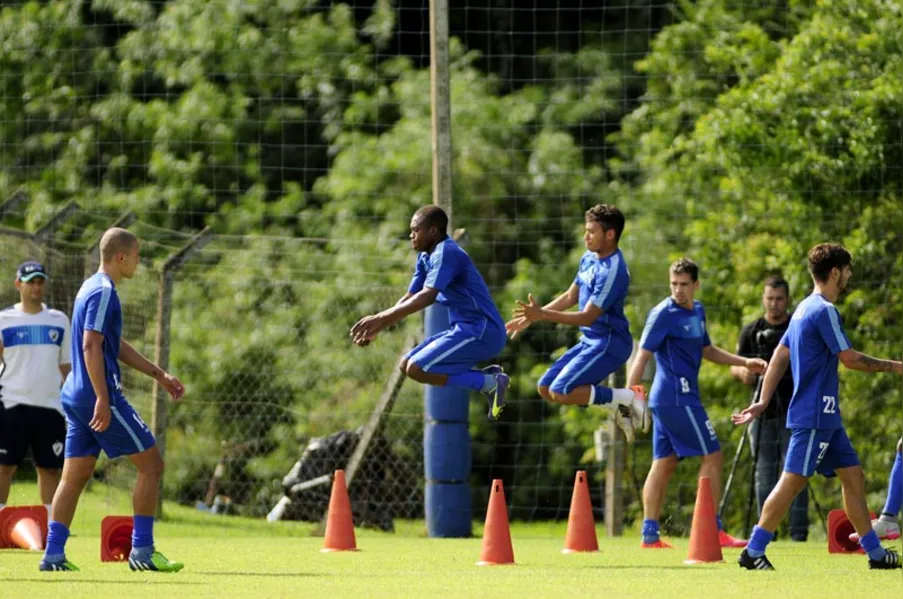 Tencati aposta em jogos mais abertos contra o Vila Nova
