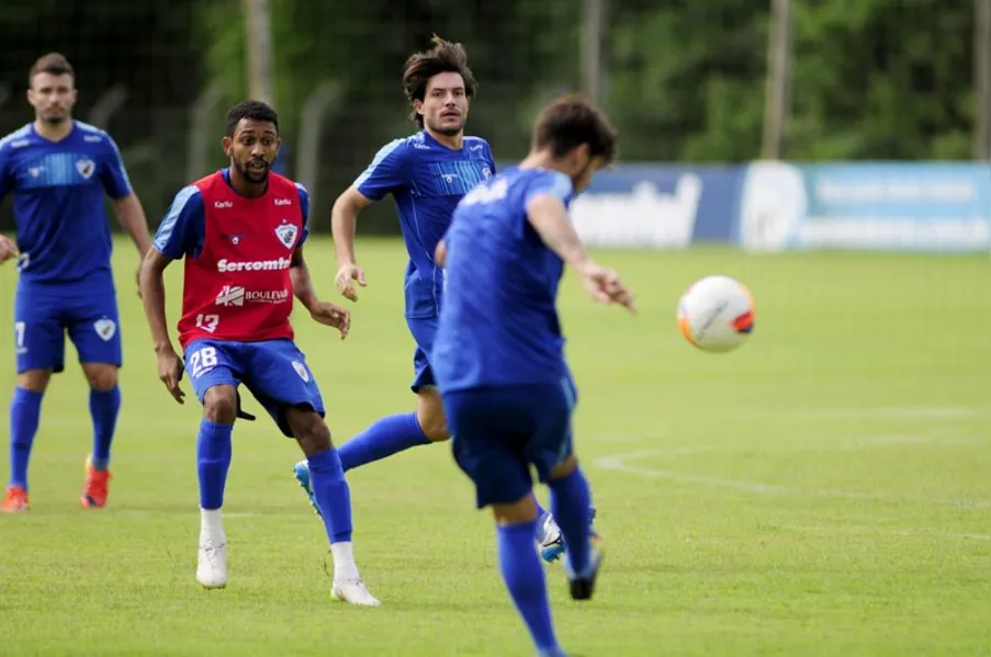 Tencati aposta em jogos mais abertos contra o Vila Nova