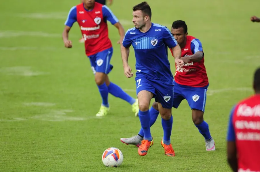 Tencati aposta em jogos mais abertos contra o Vila Nova