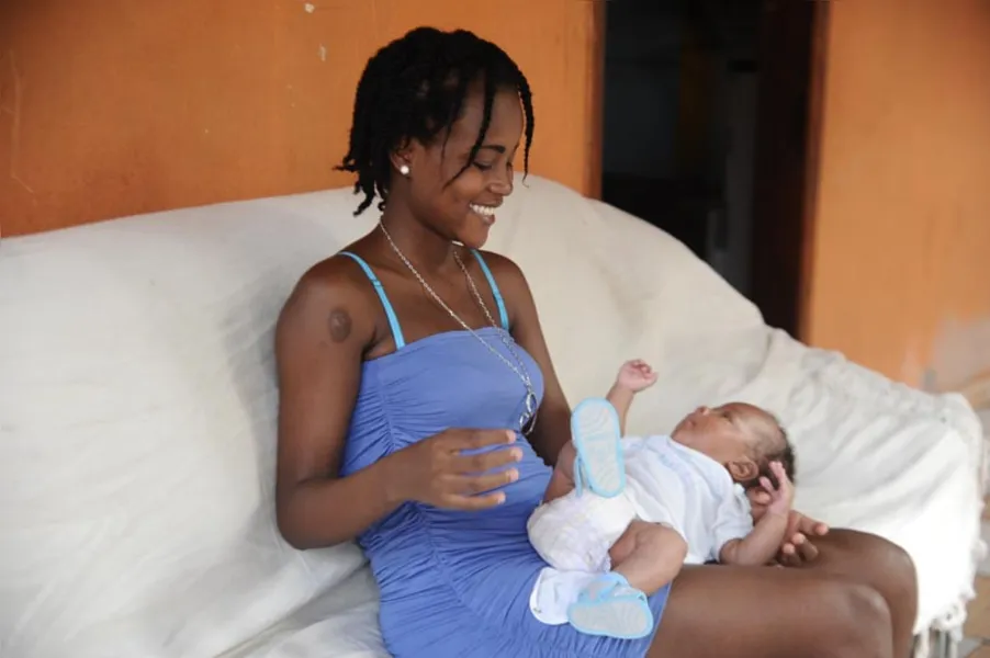 Com assistência precária, cresce preocupação com imigrantes grávidas