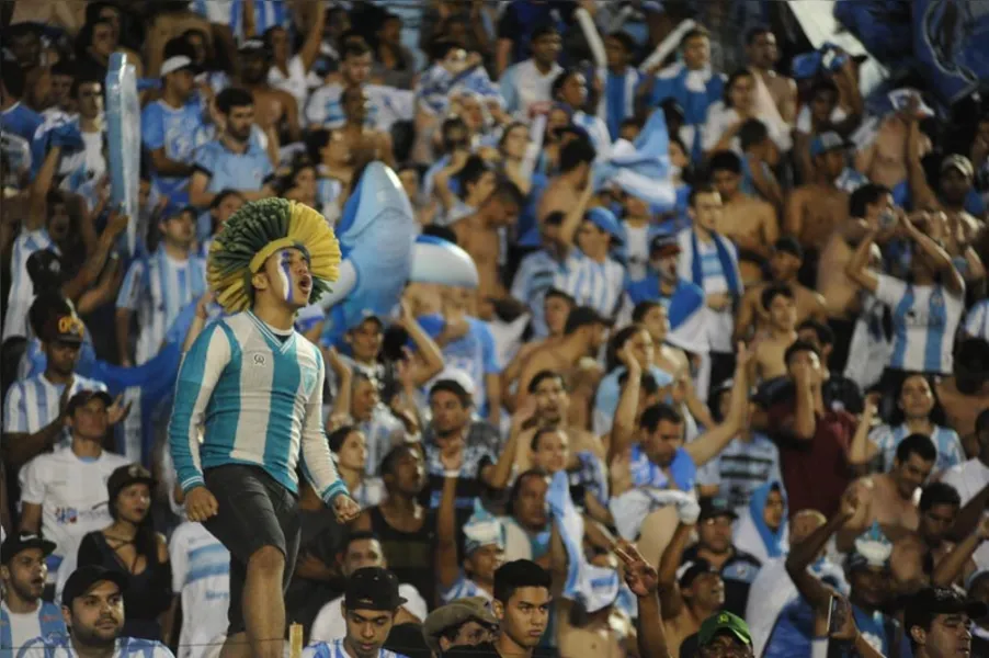 FALTA POUCO - Londrina larga na frente na decisão