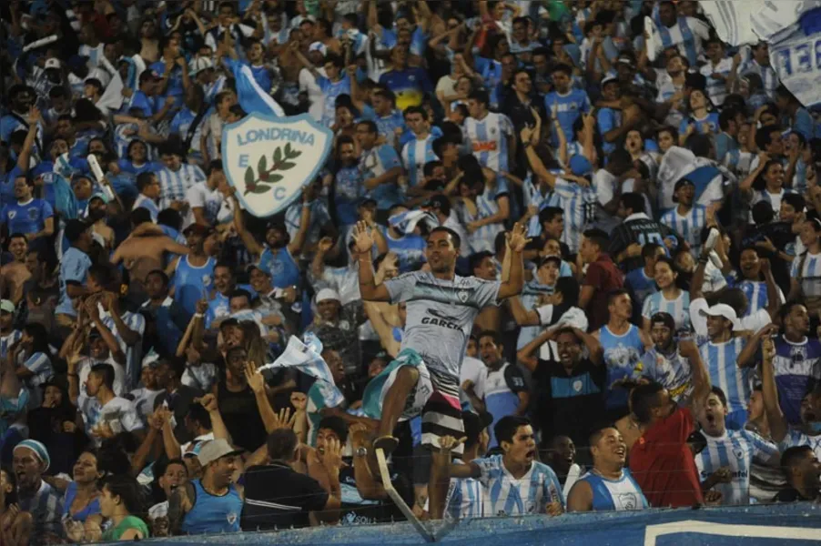 FALTA POUCO - Londrina larga na frente na decisão