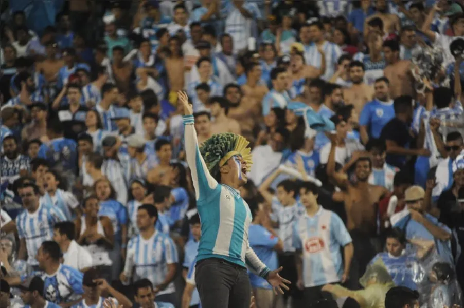 FALTA POUCO - Londrina larga na frente na decisão